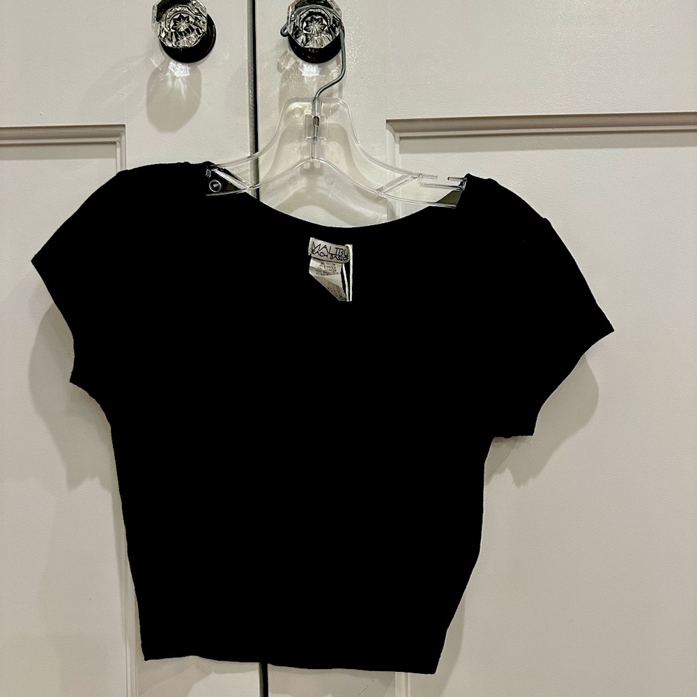 Fitted cropped black tee-shirt from Mixology